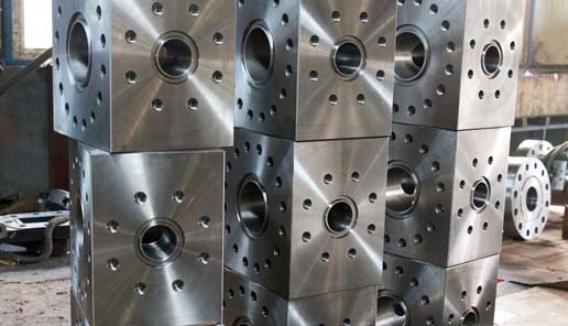 Oilfield Wellhead Components PR2 Oilfield Tee and Cross Flanged or Studded 1