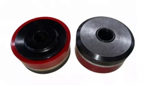 API Standard Mud Pump Spare Parts Triplex Rubber Piston Assembly